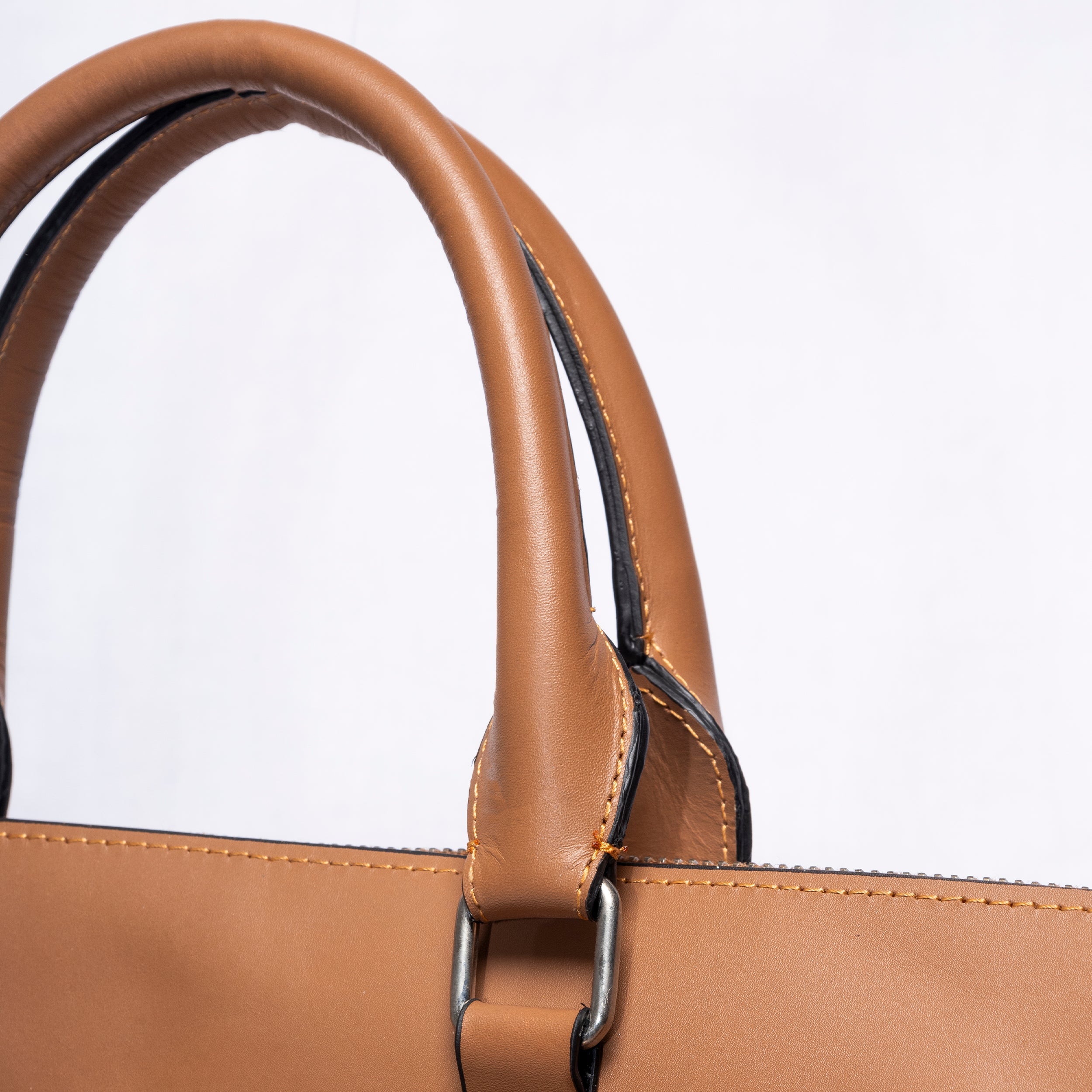 CHIC TAN LAPTOP BAG