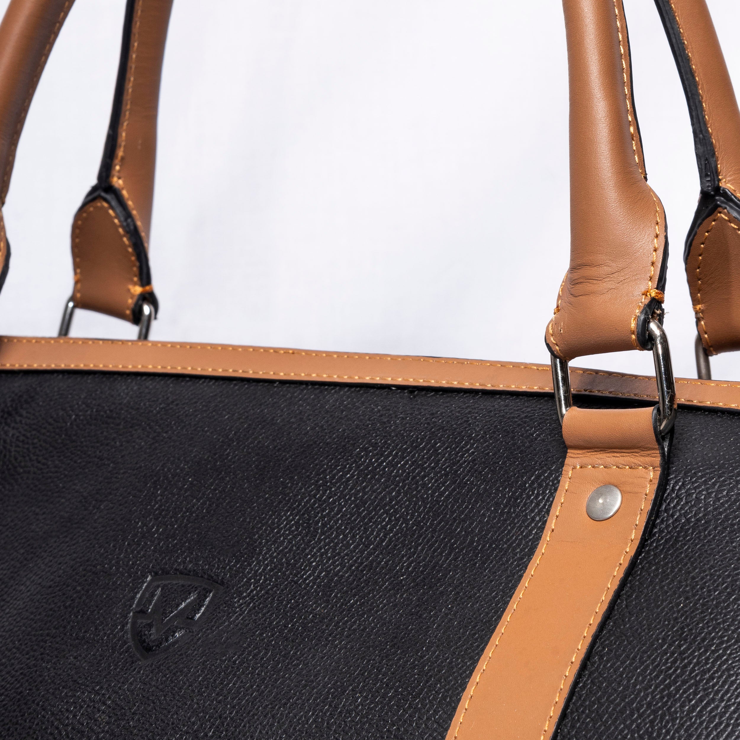 SMART CARRY DUFFLE BAG