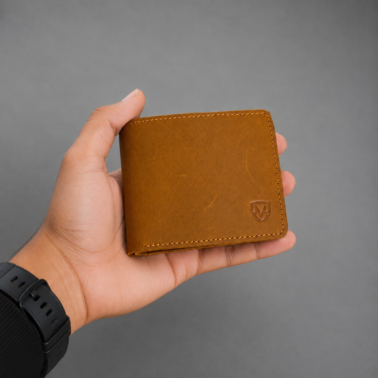 Vintage Leather Bifold Wallet for Men – Slim Card Holder with ID Window & Cash Pocket